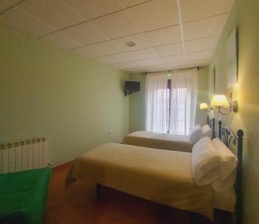 El Espinar House | Comfortable Stay at Hostal La Cigueña - Guest Rated 8.8