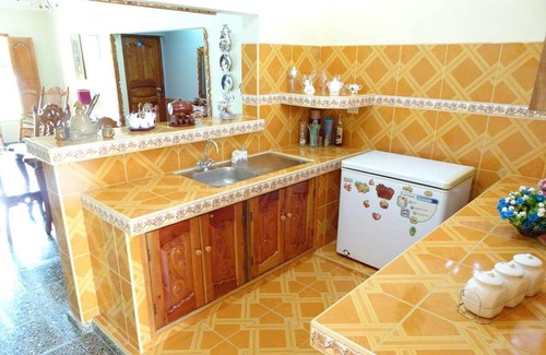 Soroa House | Cozy Hostal La Colonial in Candelaria with Spa & Restaurant