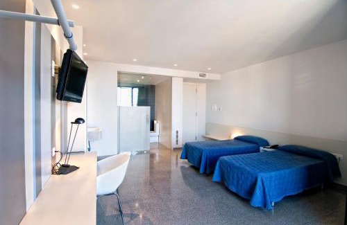 Mora d'Ebre House | Discover Hostal La Creu: Top-Rated Stay with Great Amenities