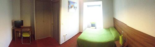 Avila House | Budget-Friendly Stay at Hostal La Estación for Families