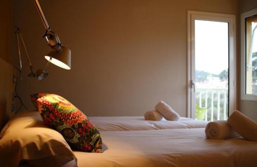 La Fosca Hotel | Relax at Hostal La Fosca with Ocean Views & Pet-Friendly Rooms