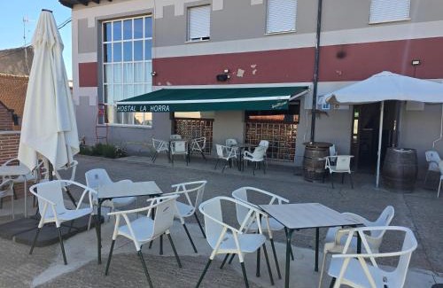La Horra House | Cozy Stay at Hostal la Horra - Family-Friendly Atmosphere
