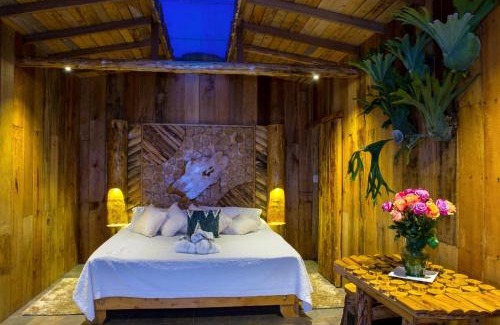 Villamaria House | Discover La Laguna Hostal: Pet-Friendly with Hot Tub