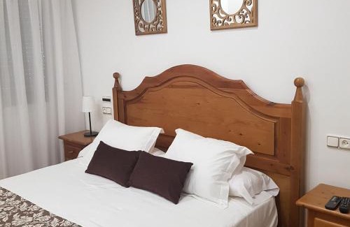 Pedro Munoz House | Budget-Friendly Hostal La Parada with Family Amenities