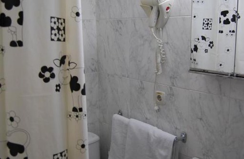 Sol House | Family-Friendly Stay at Hostal La Perla Asturiana