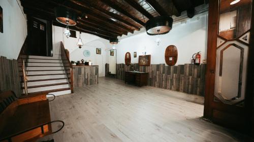 Arenys de Mar House | Budget-Friendly Hostal La Premsa with Breakfast Included