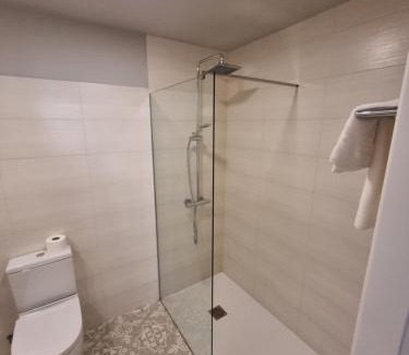 Estella House | Discover Hostal La Rúa: Family-Friendly and Highly Rated