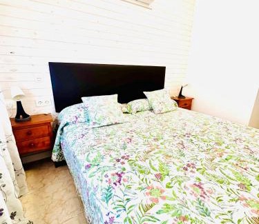 Arenas de San Pedro House | Cozy Hostal La Taberna: Family-Friendly Dining Awaits