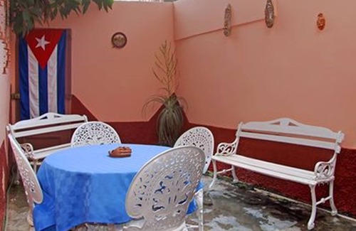Trinidad Apartment | Cozy Hostal La Vero: Pet Friendly with Spa & Breakfast