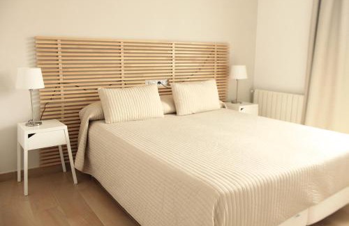 El Molar House | Budget-Friendly Hostal Landhaus: Child-Friendly Retreat