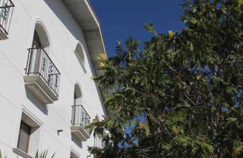 El Molar House | Budget-Friendly Hostal Landhaus: Child-Friendly Retreat