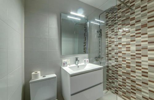 Burgos House | Pet-Friendly Hostal Lar: Rated 8.8/10 for Family Comfort