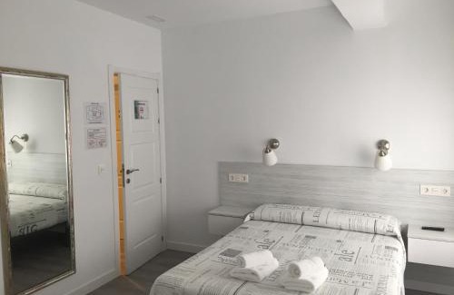 Burgos House | Pet-Friendly Hostal Lar: Rated 8.8/10 for Family Comfort