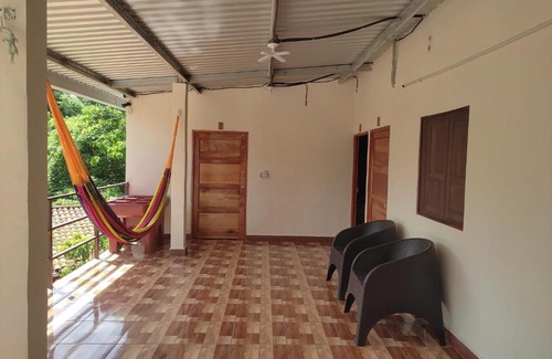 Suchitoto House | Budget-Friendly Hostal las 3 J: Child Friendly Stay