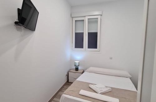 Torrejon de Ardoz House | Budget-Friendly Stay at Hostal Las Fronteras - Rated 7.9/10