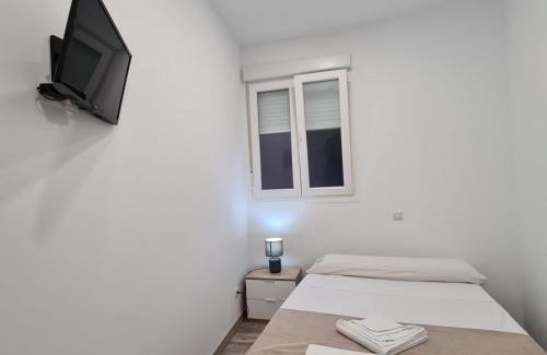 Torrejon de Ardoz House | Budget-Friendly Stay at Hostal Las Fronteras - Rated 7.9/10