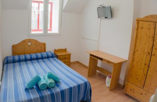 Alcaniz House | Pet-Friendly Hostal Los Calatravos for Your Next Getaway