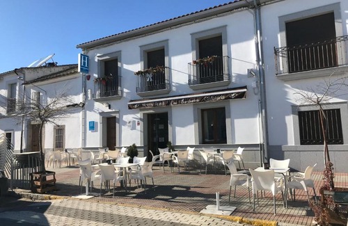 Villanueva de Cordoba House | Welcoming Hostal Los Encinares: Rated 9.4, Family-Friendly Stay
