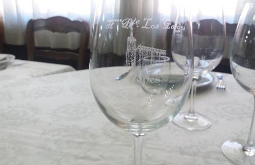 Yepes Hotel | Budget-Friendly Hostal Los Galgos with Family Dining