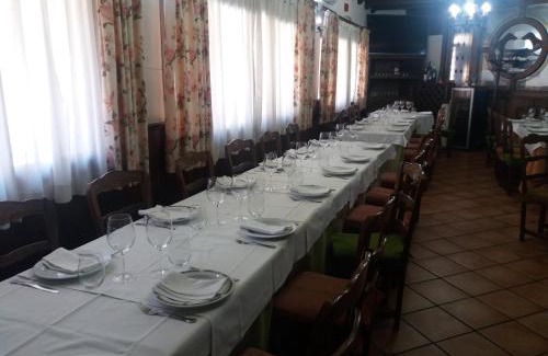 Yepes Hotel | Budget-Friendly Hostal Los Galgos with Family Dining