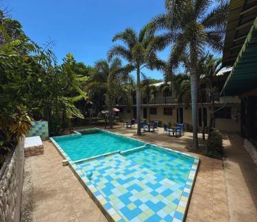 Palomino House | Relax at Hostal Luz de Luna with Ocean Views & Pool