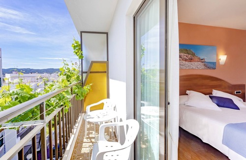 Sant Antoni de Portmany House | Exceptional Stay at Hostal Manolita with Ocean View Spa