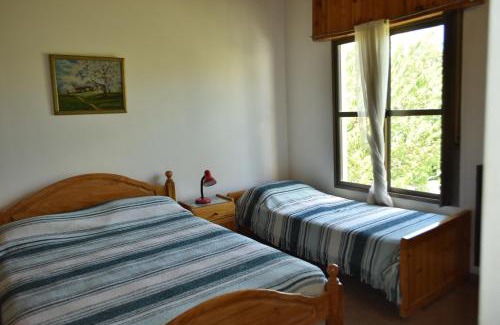 Puerto Madryn Hotel | Guest Rated 10/10: Hostal Madryn with Breakfast & Kitchen