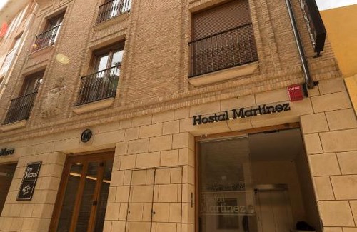 Villafranca House | Comfortable Stay at Hostal Martínez with Restaurant & Breakfast