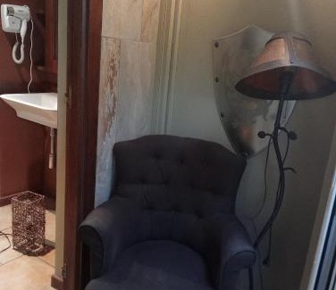 Monforte de Lemos House | Budget-Friendly Hostal Medievo: Child-Friendly Retreat