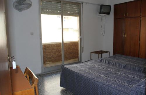 Venecia House | Inviting Hostal Mengual: Family-Friendly Getaway Awaits