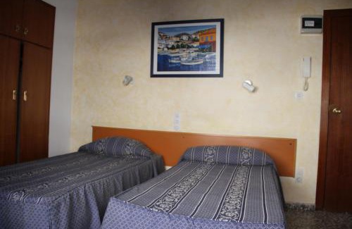 Venecia House | Inviting Hostal Mengual: Family-Friendly Getaway Awaits
