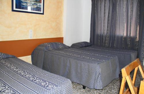 Venecia House | Inviting Hostal Mengual: Family-Friendly Getaway Awaits