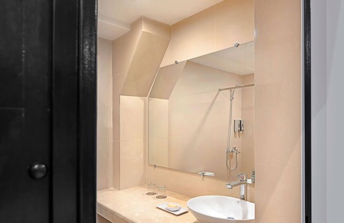 Centro Havana Hotel | Discover Hostal Merced: Spa & Family-Friendly Retreat