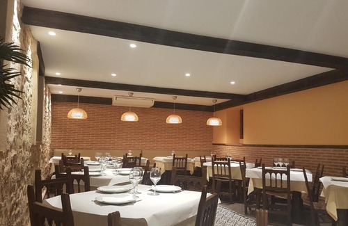 Siguenza House | Budget-Friendly Hostal Mesón Castilla: Family and Dining Delight