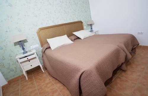 Riogordo House | Cozy Hostal Mesón La Era: Family-Friendly Retreat