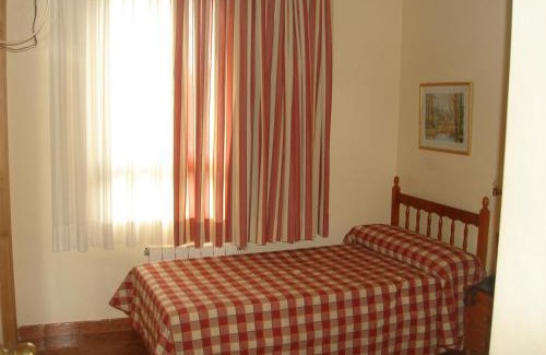 Sot de Ferrer House | Cozy Hostal Millán: Pet-Friendly Stay with Great Amenities