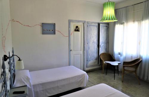 Arbucies Hotel | Pet-Friendly Retreat at Hostal Montsoliu with Ocean View