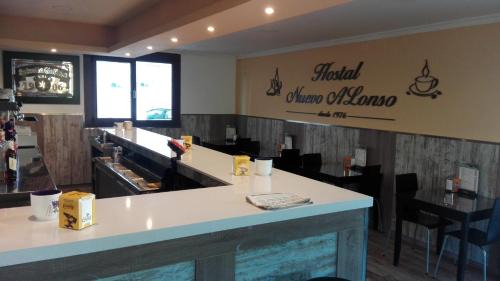 Bembrive House | Cozy Hostal Nuevo Alonso: Family-Friendly with Breakfast