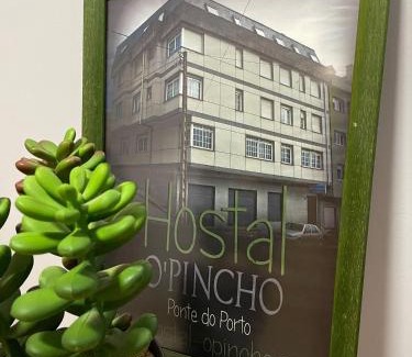 A Ponte do Porto House | Discover Comfort at Hostal O Pincho with Breakfast & Hot Tub