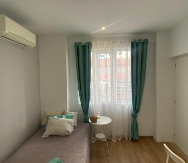 Paterna Hotel | Relax at Hostal Orange Vibes with Pool & Family Amenities