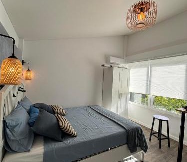 Paterna Hotel | Relax at Hostal Orange Vibes with Pool & Family Amenities