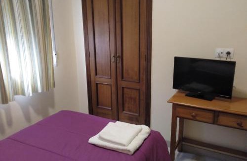 Camponaraya House | Comfortable Hostal Orly: Family-Friendly with Hot Tub