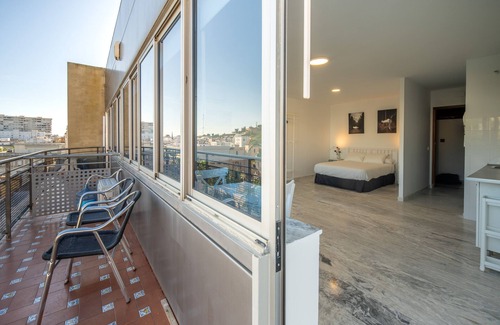 Huelva Apartment | Family-Friendly Stay at Hostal Palacio Hotel París