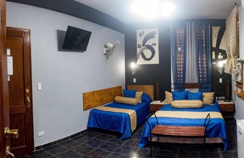 El Vedado House | Inviting Hostal Peregrino Vedado with Spa & Family Amenities