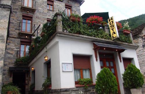 Sarvise House | Discover Family-Friendly Comfort at Hostal Pirineos Sarvisé