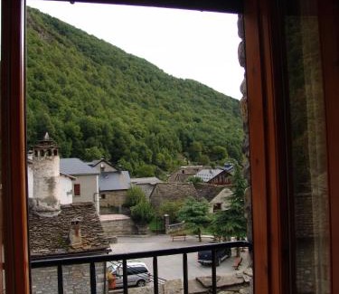 Sarvise House | Discover Family-Friendly Comfort at Hostal Pirineos Sarvisé