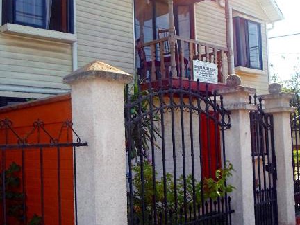 Talca House | Budget-Friendly Hostal Plaza Maule Express with Breakfast