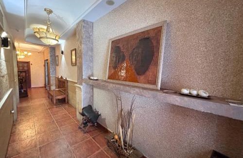 Valdepenas House | Inviting Hostal Posada Entreviñas: Family-Friendly Retreat