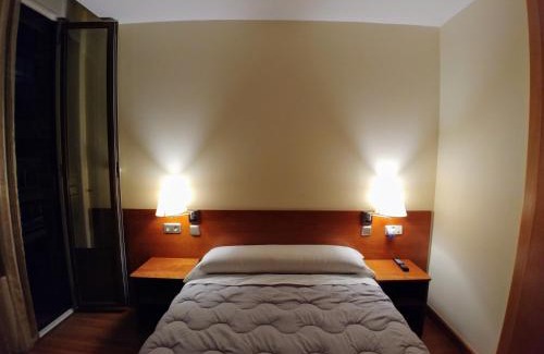 Leon City Centre House | Exceptional Family-Friendly Stay at Hostal Prada Borges