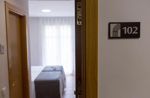 Arcas Hotel | Oceanfront Stay at Pradaria Asador & Alojamiento